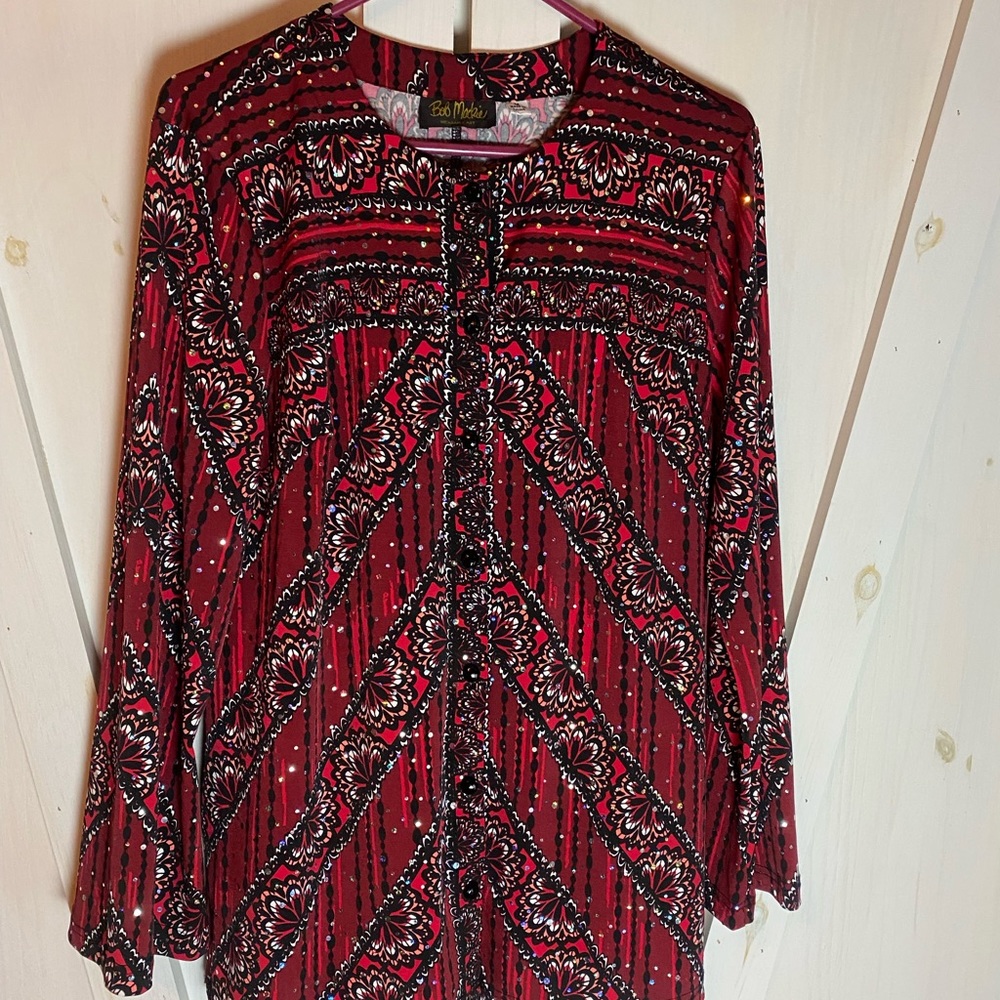 Stunning Bob Mackie Wearable Art Long Sleeve Buttoned Blouse